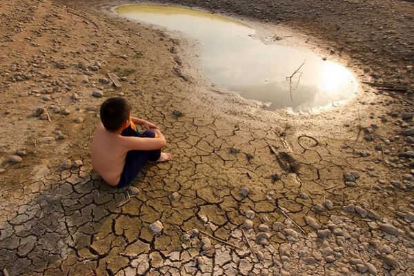 آب قربانی سیاست شد