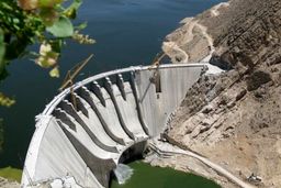 ضرورت تکمیل پروژه سد مخمل‌کوه برای تأمین پایدار آب شرب خرم‌آباد  