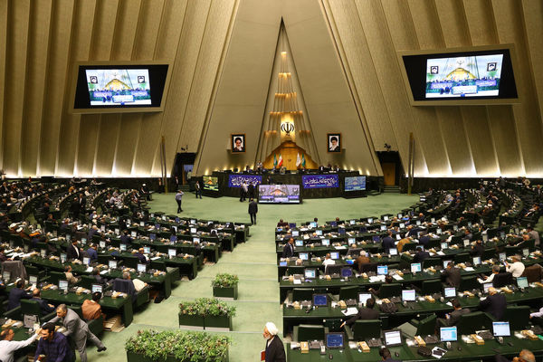 مخالفت مجلس با خروج از NPT/ تندروها مهار می‌شوند؟
