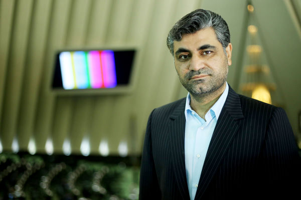 مصطفی نخعی نماینده سربیشه و نهبندان: نیاز ما کمتر از یک‏‌چهارم قوانین موجود است