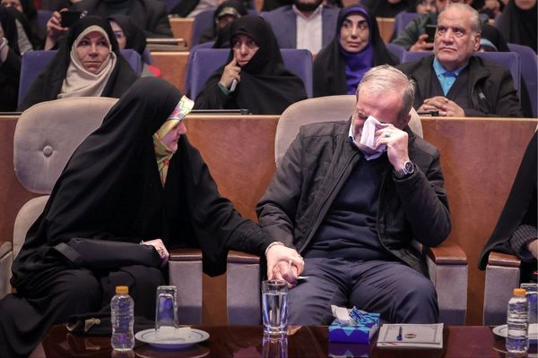 اشک من خودتو نگه دار...