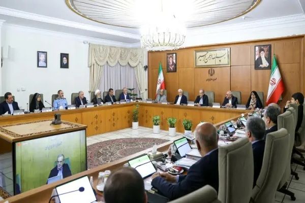 از فرافکنی اصولگرایان تا بی‌عملی دولتمردان