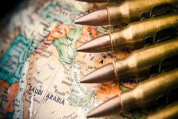 بابک ماندن یا افشین شدن