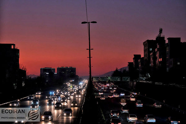 عصبانی و معترض/گزارشی درباره تاثیـر قطعی مکرر برق بر زندگی روزمره مردم و پایــــین آمدن تاب‏‌آوری آنها