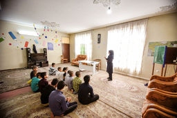 زندگی زیر سایه رهاشدگی/فعالان اجتماعی از مشکلات پیش روی فرزندان ترخیص‌شده از بهزیستی می‏‌گویند