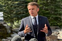 ماکرون: سرنوشت اروپا به اوکراین گره خورده است