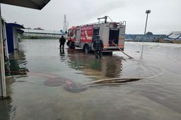 لغو دیدار ملوان و خیبر به دلیل بارندگی شدید در انزلی