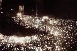 غایب همیشه حاضر/سانتا اویتا روایتی است هیجان‏‌برانگیز از ساخته‏‌شدن اسطوره‌‏ای به‌‏نام اوا پرون