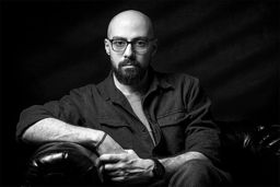 زیر سایه دیامورفین / احمد سلگی این روزها در حال اجرای نمایش یخ‌بستگی است 