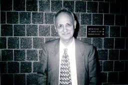 خودش یک نهاد فرهنگی بود