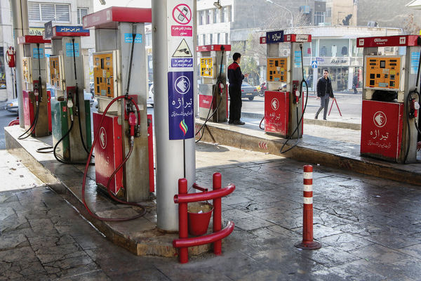 تحدید بنزین/قطع آب در صنایع پتروشیمی تولید سوخت را به چالش می‏‌کشد