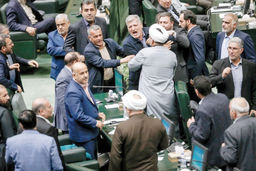 درباره اظهارات دیروز قالیباف در مجلس پس از حملات اخیر به روحانی و ظریف/ این‌بار علیه تندرو‌ها  