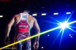 شادی خانواده عموزاد بعد از مدال طلا/ مامان، بابا قهرمان شدش!+فیلم