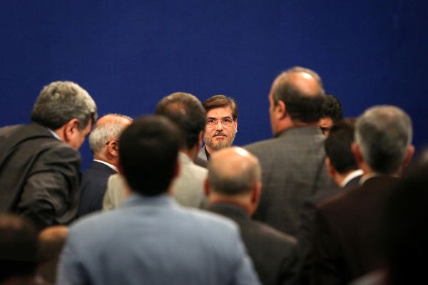 سیمای یک سیاستمدار بی‌حاشیه