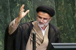 نبویان: بانیان تحمیل برجام و مکانیسم ماشه باید محاکمه شوند/برخی هنوز به دنبال امتیازدهی به دشمن هستند