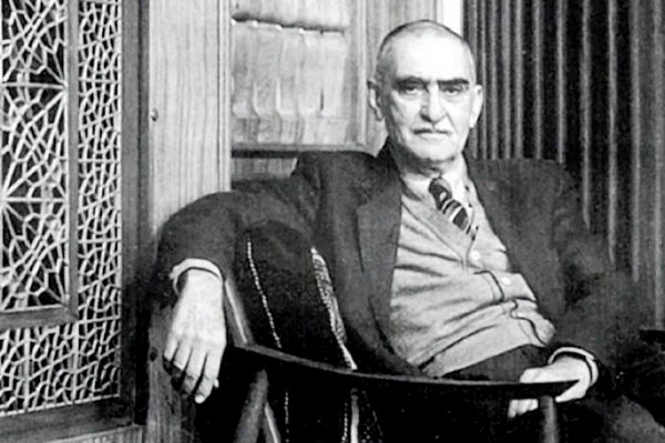 به مناسبت صدمین سالگرد تولد ایرج افشار/نخبه کتاب‌شناسی ایران