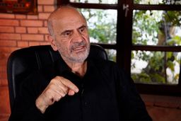 فرشاد مومنی: قباحت‌‌زدایی از مسئولیت‌‌های اساسی، نشانه‌ای از افول تعهد حکومت به قانون اساسی است​