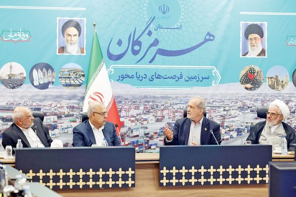 رئیس‌جمهور  برطرح خود اصرار دارد/پیشنهاد پزشکیان به رهبری برای انتقال پایتخت