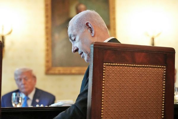 بررسی واکنش تندروها به تلاش پزشکیان برای جداسازی ترامپ و نتانیاهو/حمله به مصاحبه استراتژیک