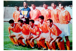 بازگشت نارنجی قدیمی/مدیران و مالکان باشگاه برق شیراز قصد دارند با تسویه بدهی این باشگاه به بازیکنان خارجی بار دیگر به تیم‌‏داری حرفه‏‌ای برگردند