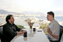 شادی بدون شرمندگی / این روزها شهرام شب‏‌پره همه‌‏جا دیده می‌‏شود از برنامه باضیا تا تلویزیون سازمان تبلیغات اسلامی