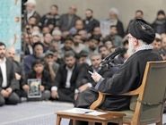 با منع صریح اهانت به مسئولان کشور در شرایط کنونی داخلی و بین‌المللی/ رهبری:‌بگذارید رئیس‌جمهور کارش را بکند