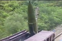 نخستین پرتاب ریلی موشک در هند با برد ۲۰۰۰ کیلومتر+فیلم