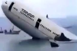 سقوط هواپیمای حجاج موریتانیایی+ فیلم
