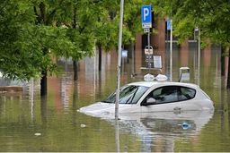 طوفان و سیلاب شمال ایتالیا را درنوردید