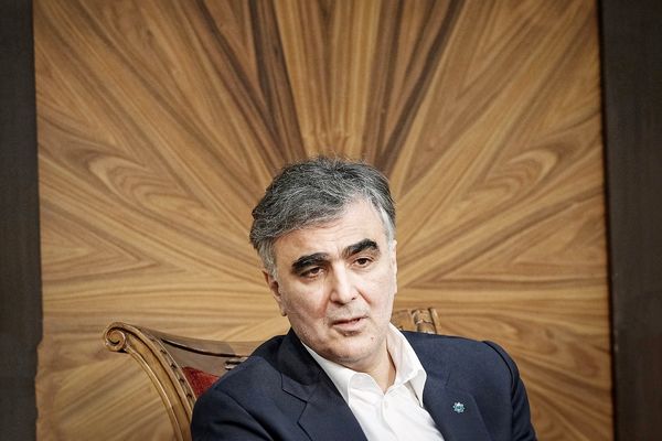 مامــوریـت ازدست‌رفته/ درباره کارنامه محمد‌رضا فرزین و بانک مرکزی که از ایفای مسئولیت‌های اصلی خود باز‌مانده است 