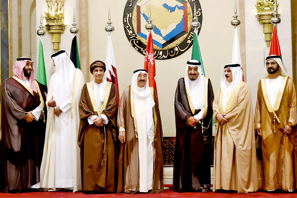 بازی هوشمندانه اعراب بین قدرت‌‏های بزرگ/کشورهای حاشیه خلیج‌‏فارس چطور در میدان نبرد و رقابت قدرت‏‌های بزرگ، اسب خود را در جهت تامین منافع‏شان می‏‌رانند