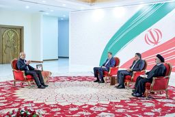 در گفت‌وگوی تلویزیونی با سه فعال سیاسی-رسانه‌ای/ پزشکیان: بخش عمده مشکلات ناشی از تحریم است