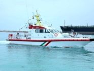 انتقال دریایی بیمار قشمی به بندرعباس در هوای نامساعد
