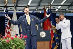 فرار از ماموریت‏‌های نامشخص/جی‌دی‌ونس معاون دونالد ترامپ در سخنانی استراتژی دولت ترامپ در استفاده از نیروی نظامی را تشریح کرد