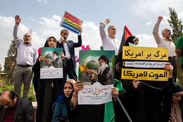 شوک مستقیم به تندروها / جریان شناسی سیاسی مذاکرات امروز در گفت‌وگو با فعالان سیاسی