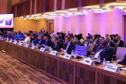 رایزنی‌های دیپلماتیک عراقچی در کامپالا؛ دیدار با وزرای خارجه میانمار، تونس و کوبا
