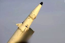 حمله موشکی یمن به فرودگاه بن‌گوریون تل‌آویو