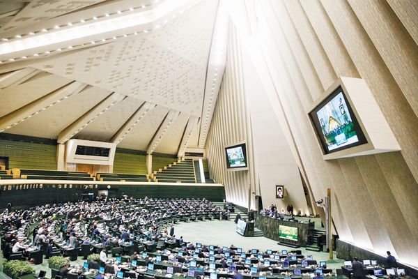 حکمرانی محلی با پارلمان دوم؟/بررسی تشکیل پارلمان محلی و استانی در گفت‌وگو با نمایندگان مجلس 