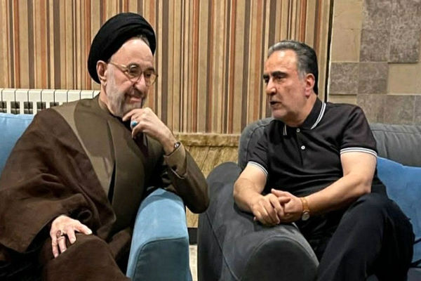 تجدیدنظر یا تسلیم؟/ به بهانه گفته خاتمی و نوشته تاج‌زاده