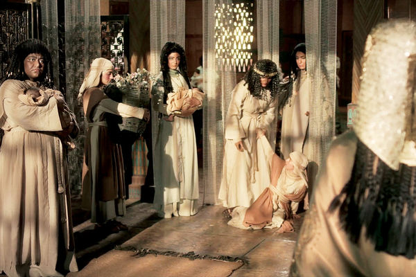 کدام جریان؟ کدام تاریخ؟انتظارات رئیس صداوسیما از تاثیرگذاری بین‌المللی سریال موسی کلیم‌الله به کارگردانی ابراهیم حاتمی‌کیا زیادی خوش‌بینانه است