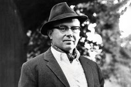 محـافظه‌‏کـار مخالف نومحافظه‏‌کاری/ افکار راسل کرک بازتابی از محافظه‌‏کاری سنتی در آمریکای 70 سال اخیر است 