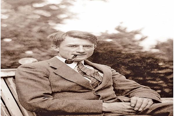 یک سنت‌گرای متفاوت