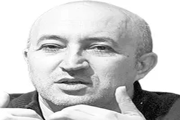 متاسفانه تقدیرش هنرمندبودن است