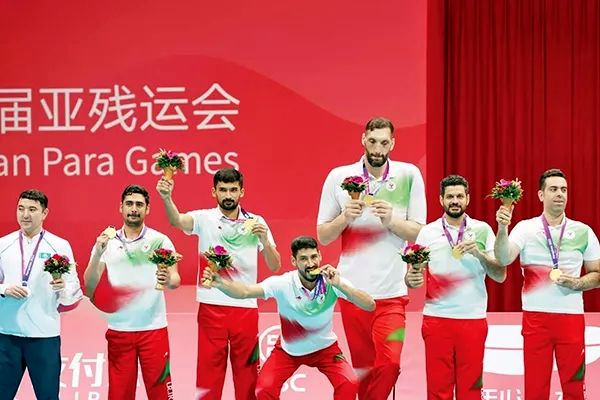 درخشان مثل پاراآسیایی‌‏ها