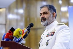 دریادار ایرانی: تهدیدات دشمنان بی‌اثر شد