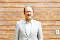 ساداتیان: لاریجانی می‌تواند در گفت‌وگوها با آژانس موثر باشد