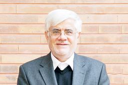 عارف: باید اقتصاد فرهنگ نظام‌مند شود تا از تغییرات مدیریتی آسیب نبیند