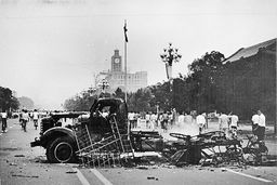 اعزام نظامی‏‌ها به میدان تیان‌‏آن‌‏من