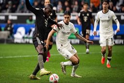 خلاصه دیدار مونشن گلادباخ و بایرن مونیخ