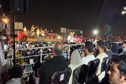 تصاویری از کنسرت حیدو روی عرشه کشتی گرندفری/ فستیوال کوچه در بوشهر